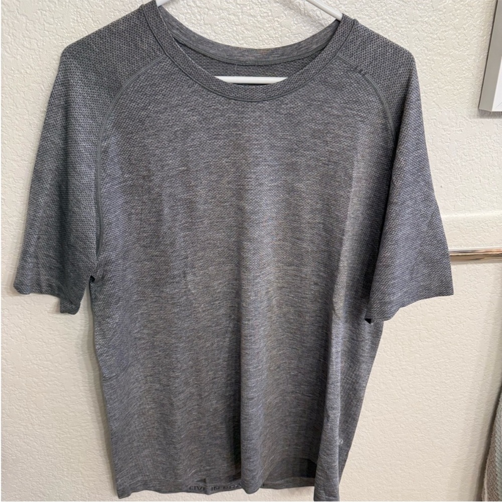 lululemon gray shirt